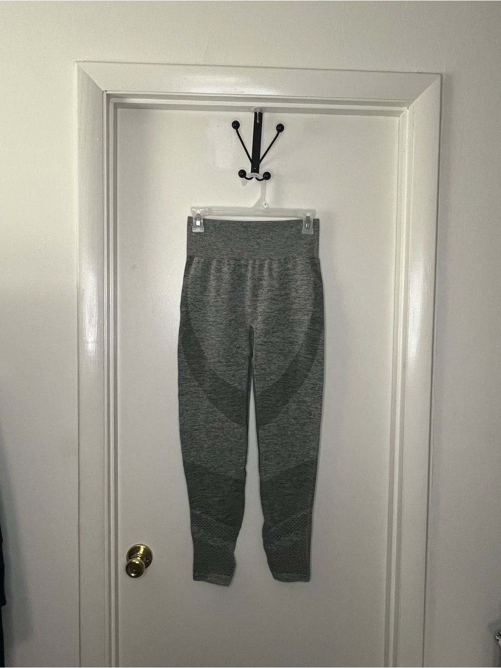 PINK Victoria's Secret High-Waist Textured Gray Leggings - Picture 2 of 5
